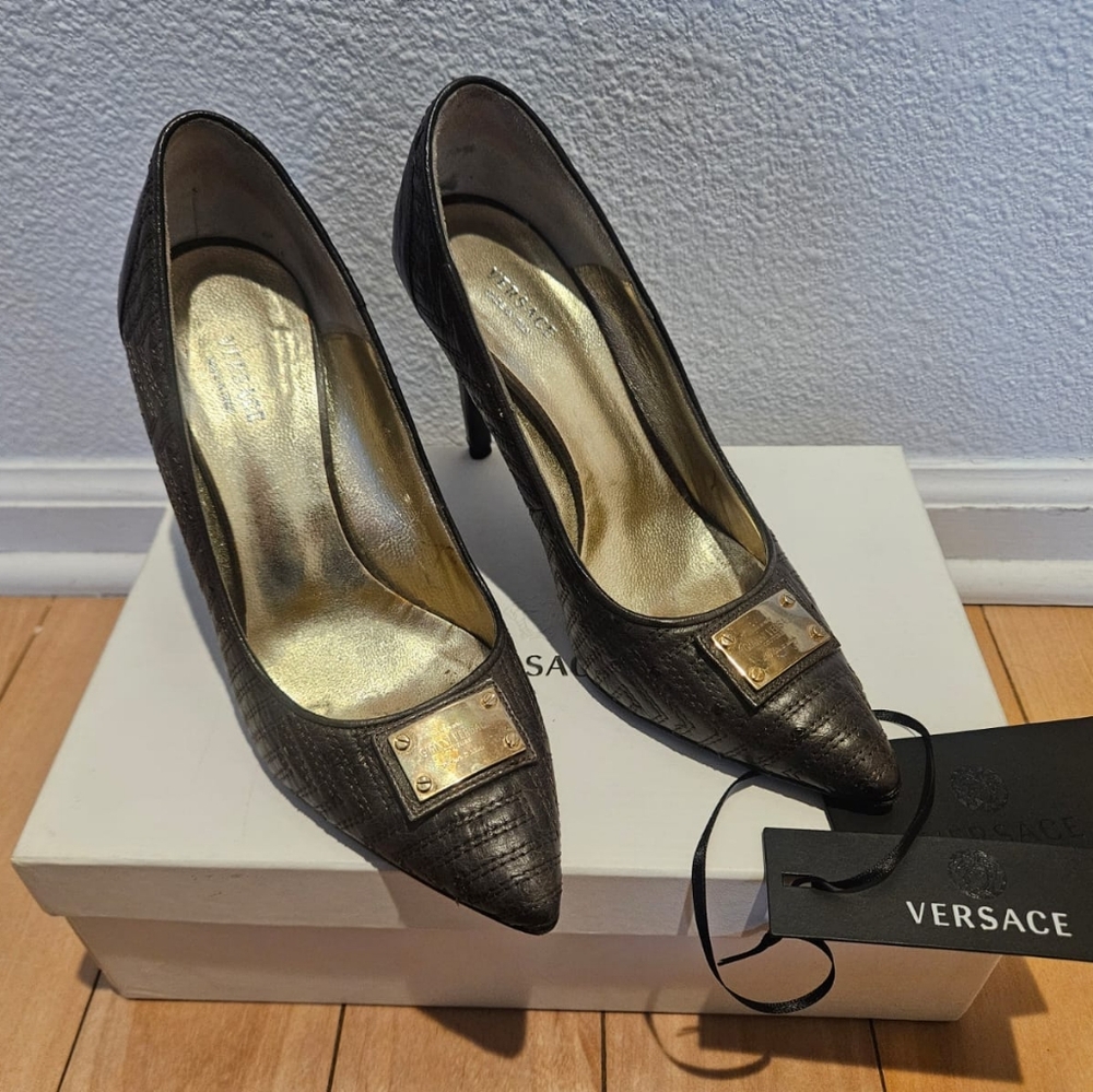 Versace Couture Pumps with Plaque